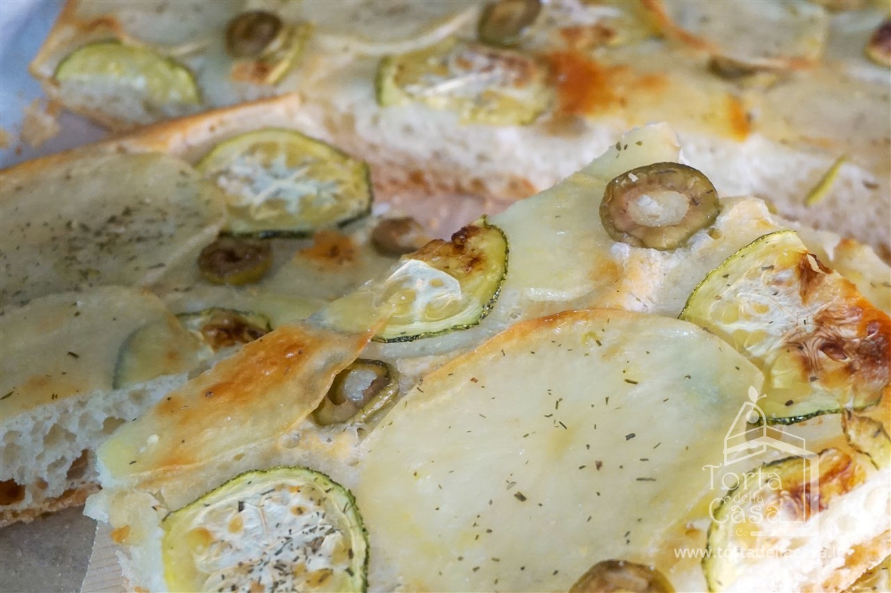 Focaccia Veloce Zucchine E Patate Ricetta Facile Di Tortadellacasa It